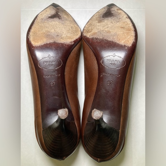 Prada EUC Size EUR 37 Pointed-Toe Brown Leather Heels - Picture 9 of 10